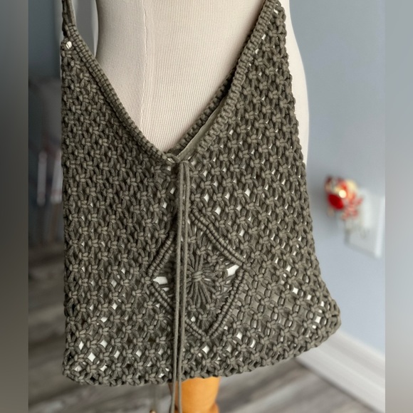 Old Navy Handbags - Y2K Old Navy Woven Macrame Crossbody Purse